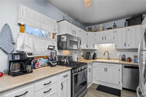 152 N Haft Street Houston PA 15342