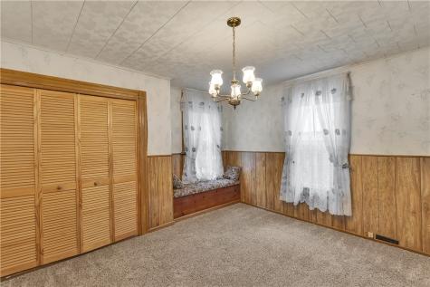 524 8th Street Irwin PA 15642
