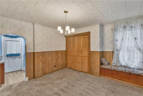 524 8th Street Irwin PA 15642
