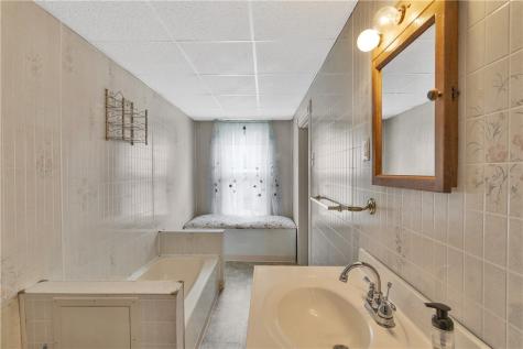 524 8th Street Irwin PA 15642