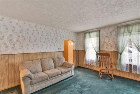 524 8th Street Irwin PA 15642