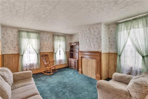 524 8th Street Irwin PA 15642