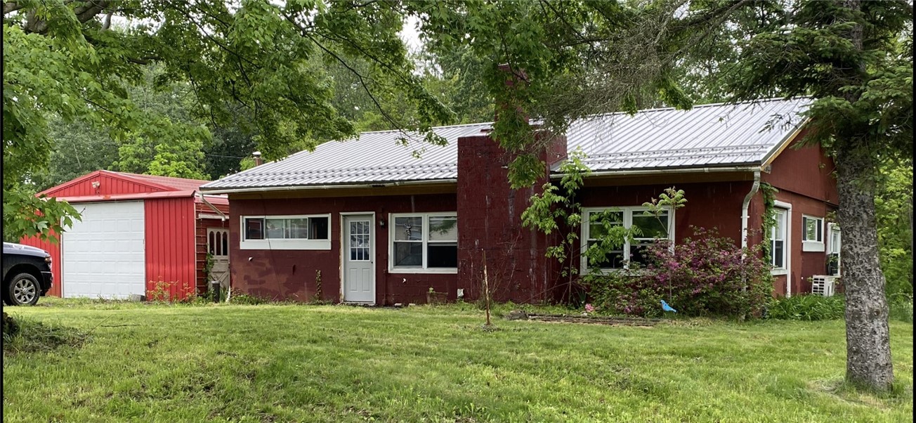 9137 N Sunnyside Drive Shenango PA 16424