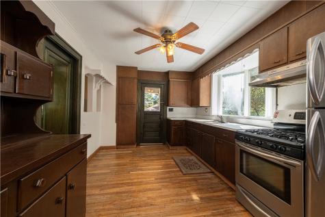 319 Stanford Avenue West View PA 15229