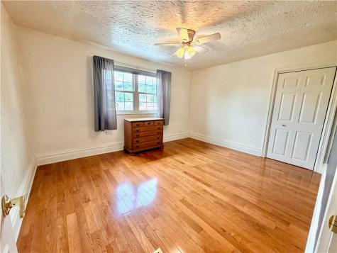 319 Manhattan Avenue Shaler PA 15223