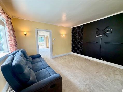 319 Manhattan Avenue Shaler PA 15223
