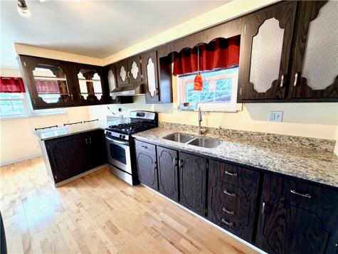319 Manhattan Avenue Shaler PA 15223