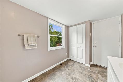 5741 Front Street Verona PA 15147