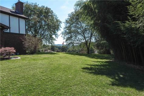 196 White Oak Drive Allegheny Township PA 15068