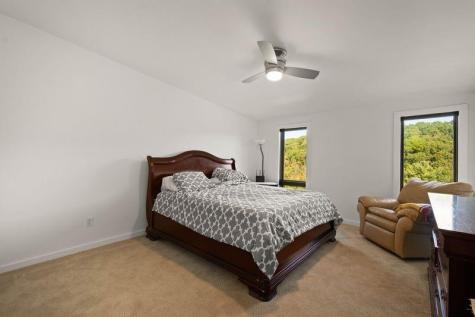 1645 Pegher Lane Franklin Park PA 15143