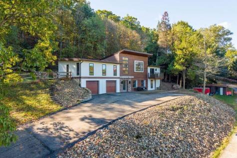 1645 Pegher Lane Franklin Park PA 15143