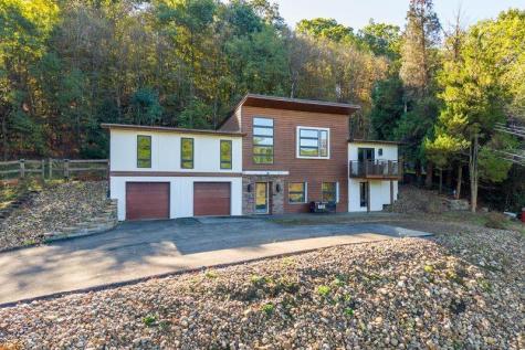 1645 Pegher Lane Franklin Park PA 15143