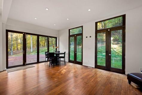1645 Pegher Lane Franklin Park PA 15143