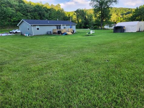 633 Bartleyville Road Hanover Township PA 15021