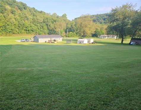 633 Bartleyville Road Hanover Township PA 15021