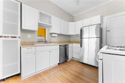 184 W Hutchinson Avenue Edgewood PA 15218