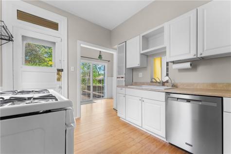 184 W Hutchinson Avenue Edgewood PA 15218
