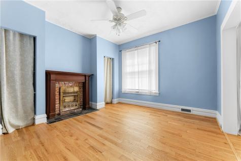 184 W Hutchinson Avenue Edgewood PA 15218