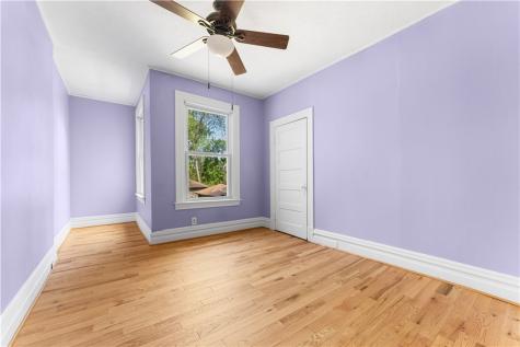 184 W Hutchinson Avenue Edgewood PA 15218