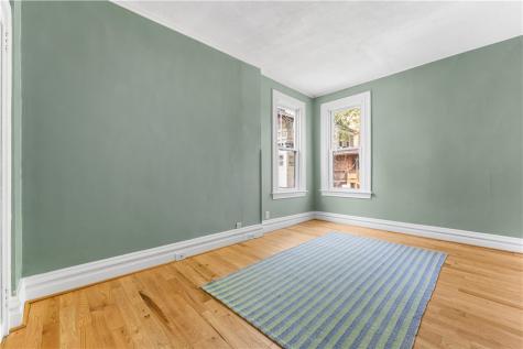 184 W Hutchinson Avenue Edgewood PA 15218