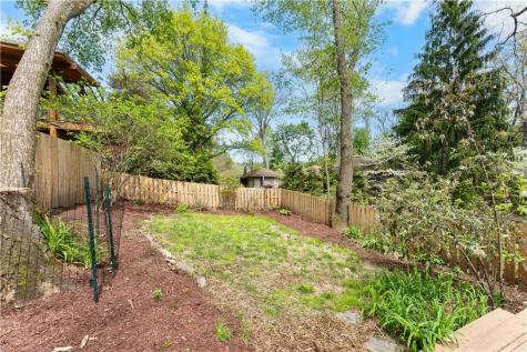 184 W Hutchinson Avenue Edgewood PA 15218