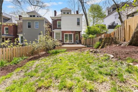 184 W Hutchinson Avenue Edgewood PA 15218
