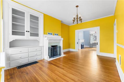 184 W Hutchinson Avenue Edgewood PA 15218