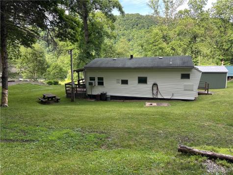 129 Old Farm Lane Brady's Bend Township PA 16028