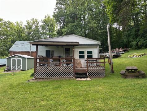 129 Old Farm Lane Brady's Bend Township PA 16028