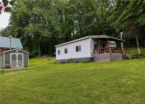 129 Old Farm Lane Brady's Bend Township PA 16028