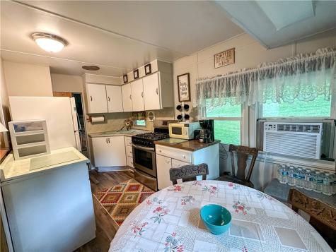 129 Old Farm Lane Brady's Bend Township PA 16028