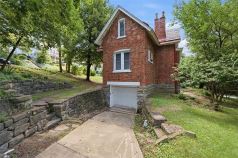 45 Hodgson Avenue Ingram PA 15205