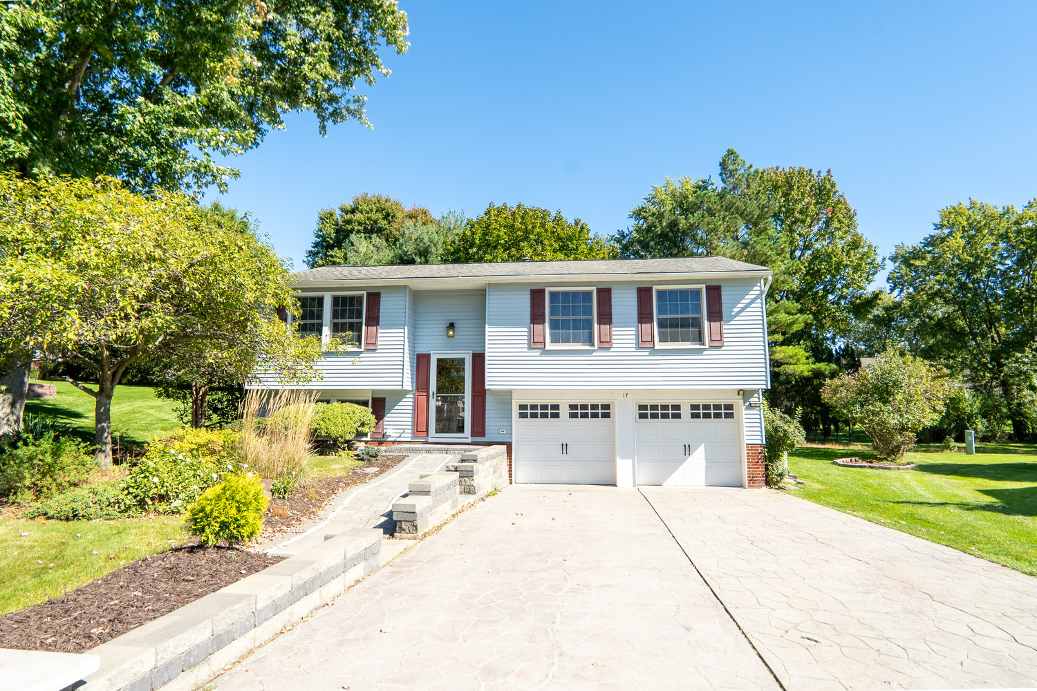 17 Wheatfield Drive Cranberry Township PA 16066
