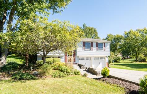17 Wheatfield Drive Cranberry Township PA 16066