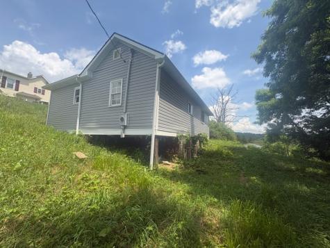 105 Penn Avenue Bentleyville PA 15314