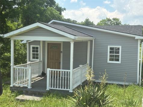 105 Penn Avenue Bentleyville PA 15314