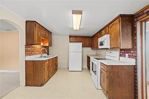 606 6th Avenue Ford City Boro PA 16226