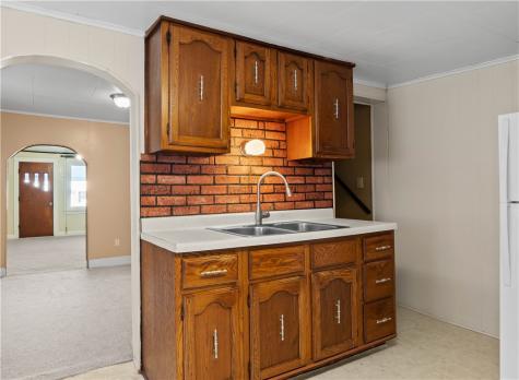 606 6th Avenue Ford City Boro PA 16226