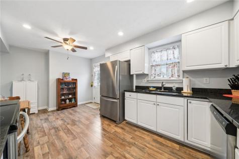 605 W Grant Street Houston PA 15342