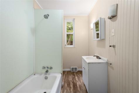 429 Alexander Street Mckees Rocks PA 15136