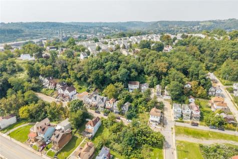 429 Alexander Street Mckees Rocks PA 15136