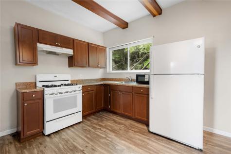 429 Alexander Street Mckees Rocks PA 15136