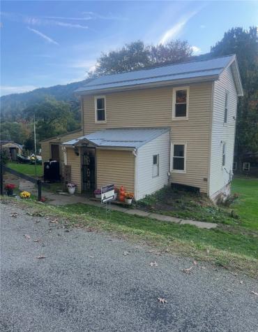 137 Watson Avenue Rockland Township PA 16374
