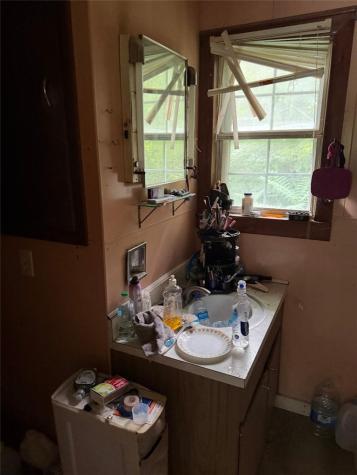 202 Clark Saltsburg Area PA 15681