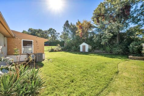 243 Columbia Drive Center Township PA 15001