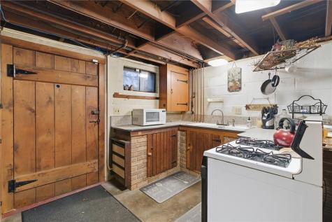 312 Flatwoods Road Vanderbilt PA 15486