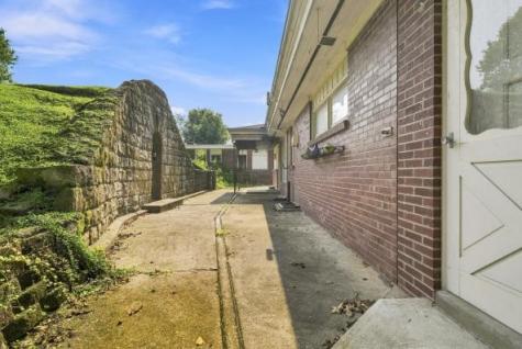 312 Flatwoods Road Vanderbilt PA 15486