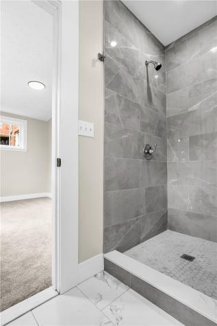 1547 Clairtonica Street Crafton Heights PA 15205