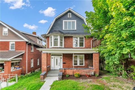 1547 Clairtonica Street Crafton Heights PA 15205