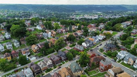 1547 Clairtonica Street Crafton Heights PA 15205